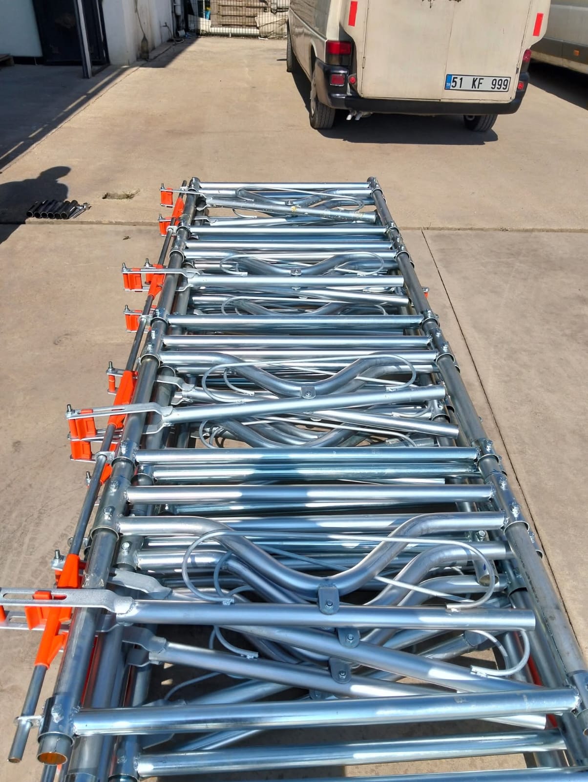 Büyükbaş Kilitleme Sistemleri